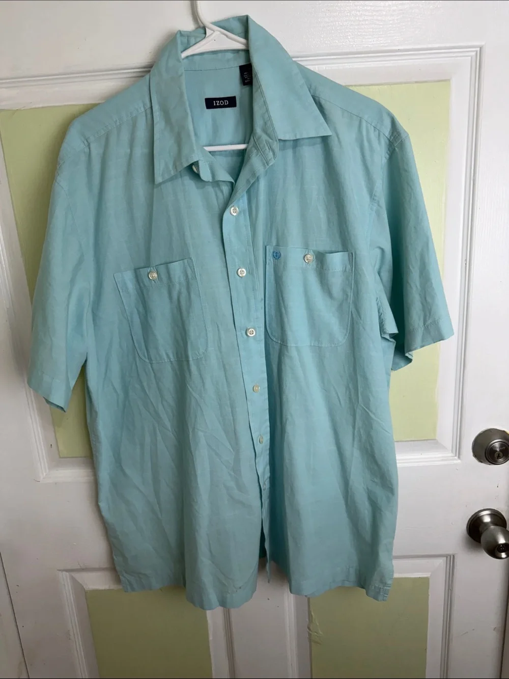 Izod Men’s Light Aqua Short-Sleeve Button-Down Shirt